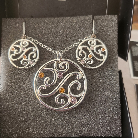 Yanbal Unique earrings & necklace set NEW - Picture 1 of 5